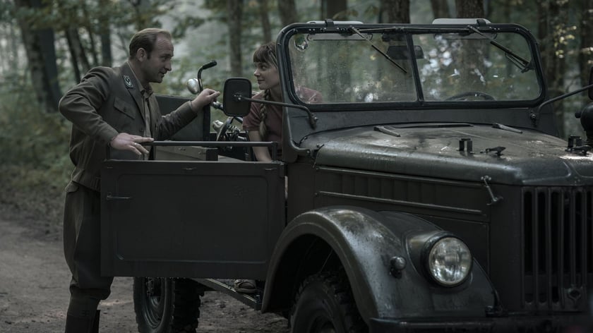 Kadr z filmu. Sandra Drzymalska i Borys Szyc
