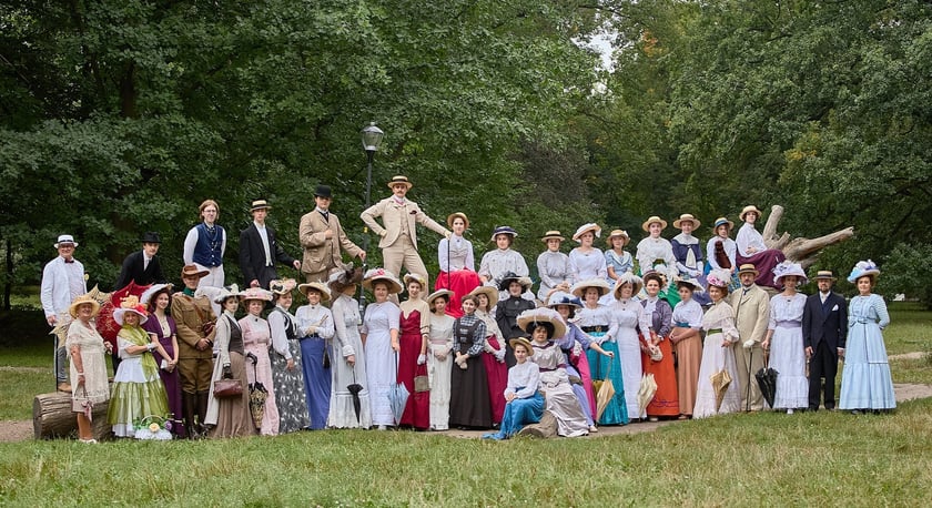 VIII piknik&nbsp;&bdquo;Krynoliny&rdquo; &ndash; Stowarzyszenia Rekonstrukcji Historycznej i Kostiumingu w Parku Południowym