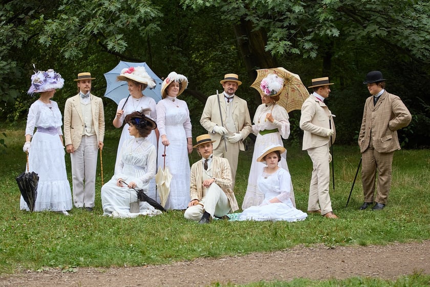 VIII piknik&nbsp;&bdquo;Krynoliny&rdquo; &ndash; Stowarzyszenia Rekonstrukcji Historycznej i Kostiumingu w Parku Południowym