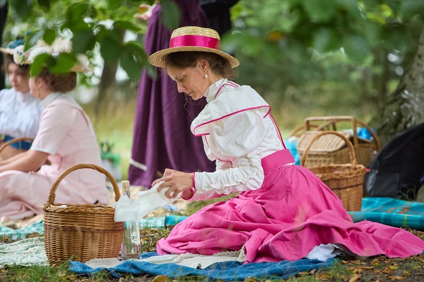 VIII piknik&nbsp;&bdquo;Krynoliny&rdquo; &ndash; Stowarzyszenia Rekonstrukcji Historycznej i Kostiumingu w Parku Południowym