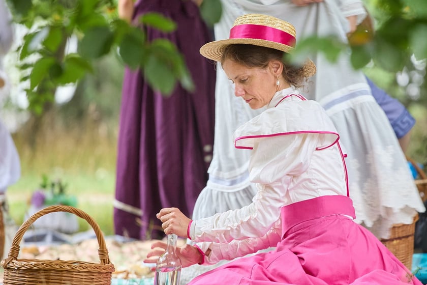 VIII piknik&nbsp;&bdquo;Krynoliny&rdquo; &ndash; Stowarzyszenia Rekonstrukcji Historycznej i Kostiumingu w Parku Południowym