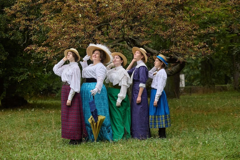VIII piknik&nbsp;&bdquo;Krynoliny&rdquo; &ndash; Stowarzyszenia Rekonstrukcji Historycznej i Kostiumingu w Parku Południowym