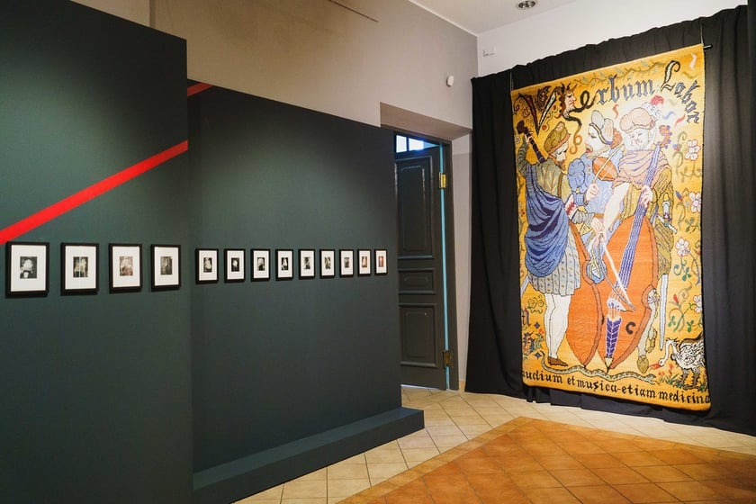 Wystawa &bdquo;Obłęd. Przypadek Mariana Henela &ndash; lubieżnika z Branic&rdquo; w Muzeum Etnograficznym do 16 lutego 2025