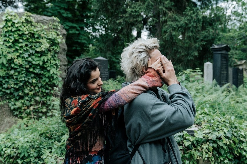 Kadr z filmu &bdquo;Wrooklyn Zoo&rdquo; &ndash; kręcony na Cmentarzu Żydowskim przy Ślężnej