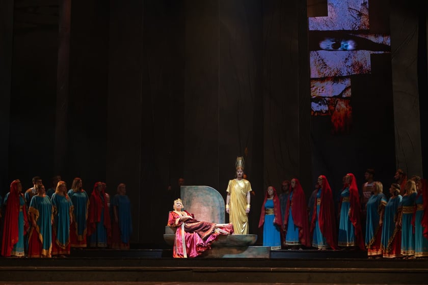 Pr&oacute;ba do spektaklu &bdquo;Nabucco&rdquo; w Operze Wrocławskiej