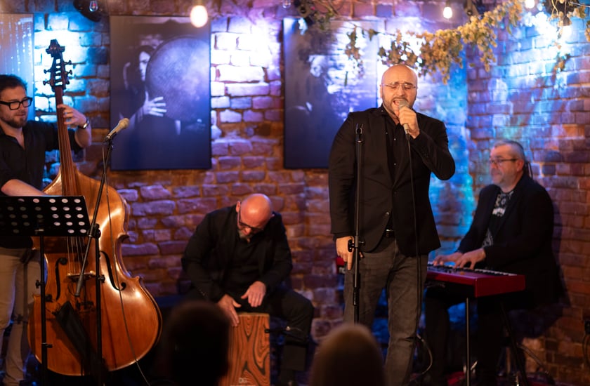 Koncert "Wrocławscy artyści dla powodzian", Mleczarnia, 15.10.2024. Artur Caturian.