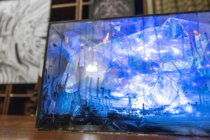 Wernisaż wystawy Dark Academia Kościoła Nihilistów w budynku po bibliotece na Szajnochy (19 października 2024)