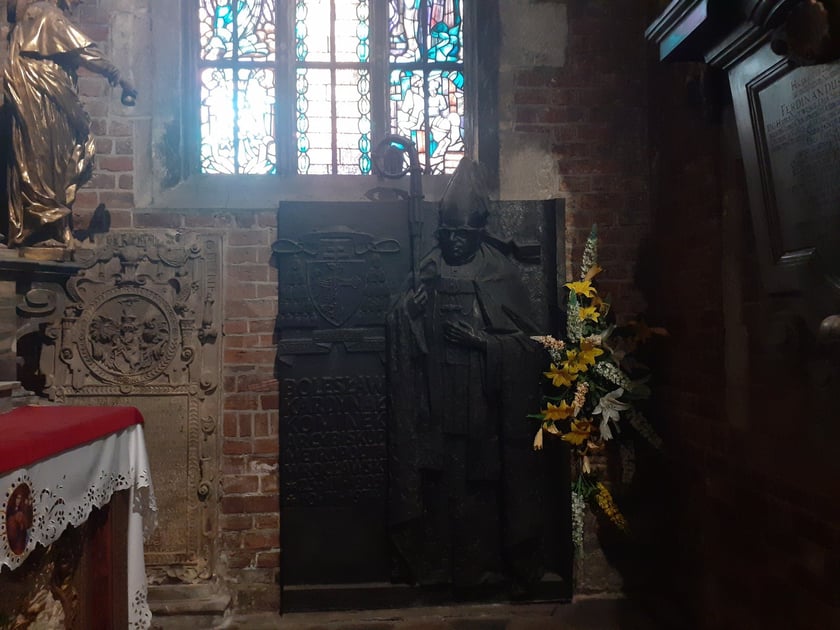 Epitafium kardynała Kominka w kaplicy św. Kazimierza