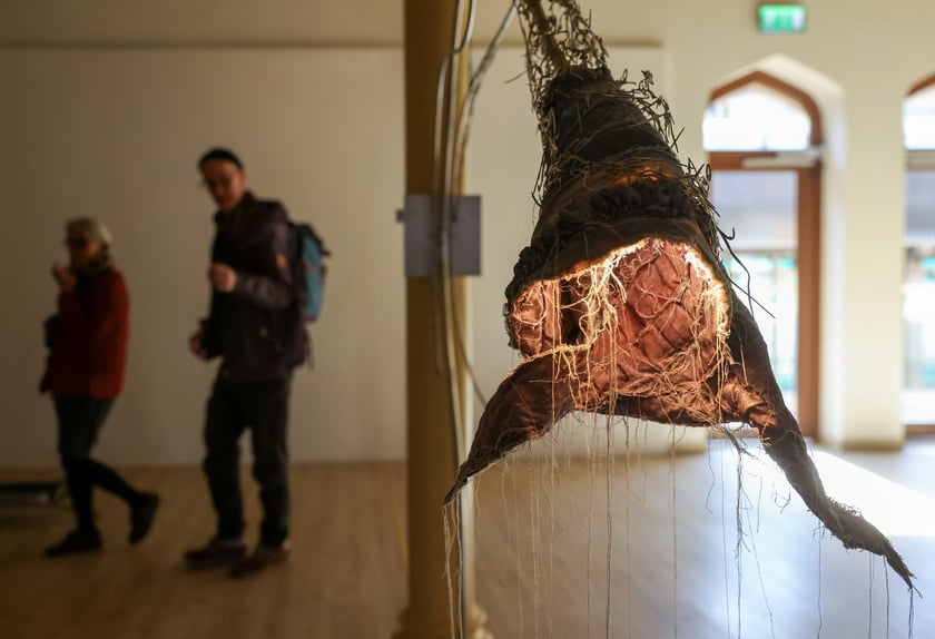 Zdjęcie z wystawy "Świątynia Baśni" w galerii BWA Wrocław Główny