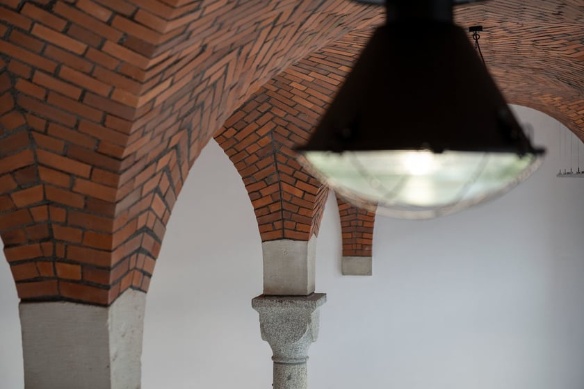 Wnętrze Stajni (Subiektywna Instytucja Kultury 66P)