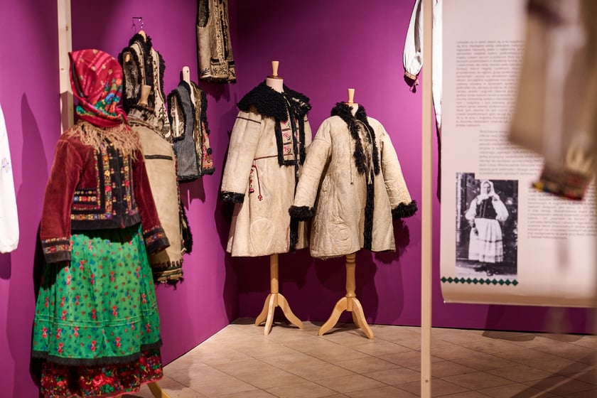 Ponad 100 eksponat&oacute;w na wystawie &bdquo;Strojni Kresowiacy&rdquo; w Muzeum Etnograficznym
