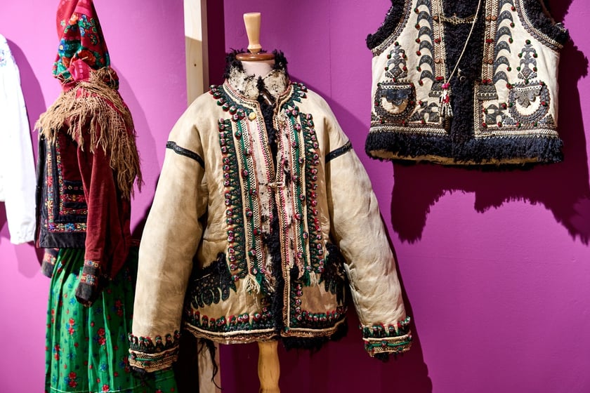 Ponad 100 eksponat&oacute;w na wystawie &bdquo;Strojni Kresowiacy&rdquo; w Muzeum Etnograficznym