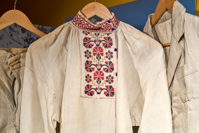 Ponad 100 eksponat&oacute;w na wystawie &bdquo;Strojni Kresowiacy&rdquo; w Muzeum Etnograficznym