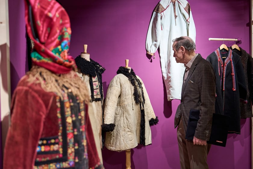 Ponad 100 eksponat&oacute;w na wystawie &bdquo;Strojni Kresowiacy&rdquo; w Muzeum Etnograficznym
