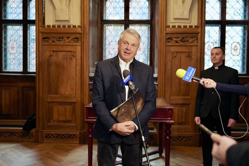 Dr Janusz Cymanek