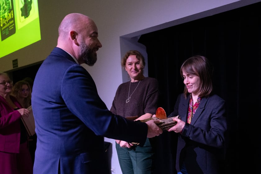 Gala wręczenia nagr&oacute;d Pi&oacute;ro Fredry i Dobre Strony &ndash; nagroda dla Wydawnictwa Dwie Siostry