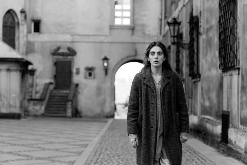 Kadry z filmu&nbsp;&bdquo;Dziewczyna z igłą&rdquo;