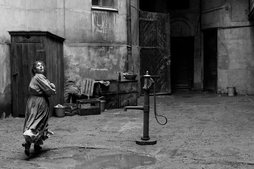 Kadry z filmu&nbsp;&bdquo;Dziewczyna z igłą&rdquo;