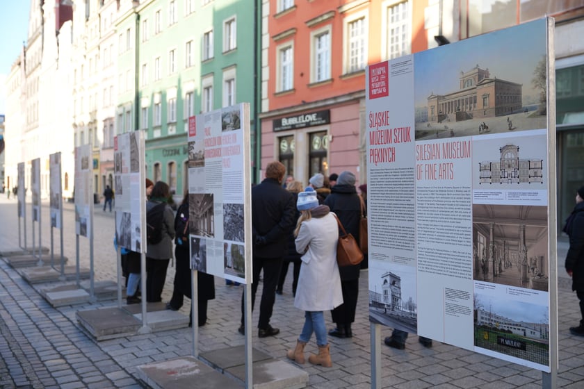 Wystawa plenerowa pod tytułem (Od)nowa. Miasto przeobrażone. Wrocław ’45, wernisaż