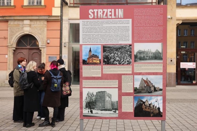 Wystawa plenerowa &bdquo;Amputacja czy rekonstrukcja. Miasta południowo-zachodniej Polski po 1945 roku&rdquo; w rynku do 11 marca.&nbsp;