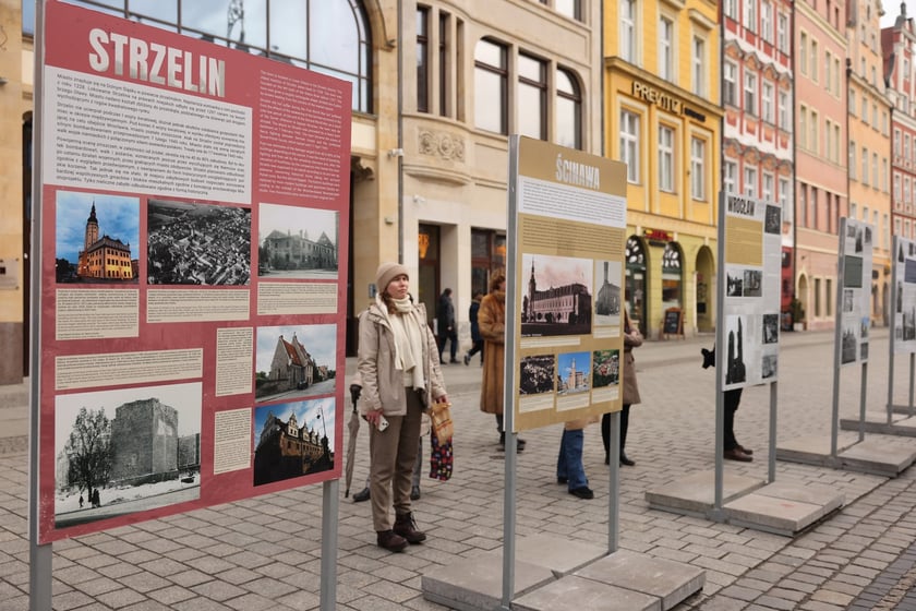 Wystawa plenerowa &bdquo;Amputacja czy rekonstrukcja. Miasta południowo-zachodniej Polski po 1945 roku&rdquo; w rynku do 11 marca.&nbsp;