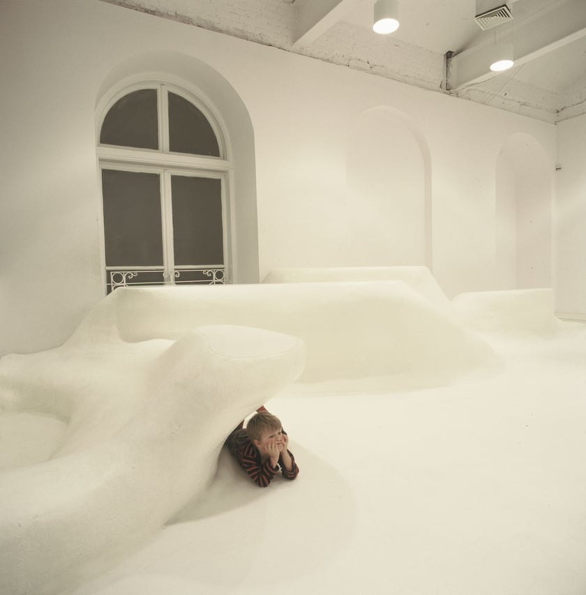 Jakub Szczęsny, Aleksandra Wasilkowska, instalacja Chmura, przestrzeń warsztatowa, Galeria Zachęta