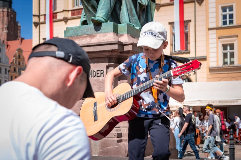 Gitarowy Rekord Świata 2025 na wrocławskim rynku