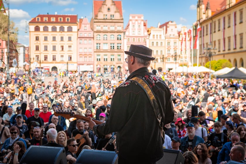 Gitarowy Rekord Świata 2025 na wrocławskim rynku