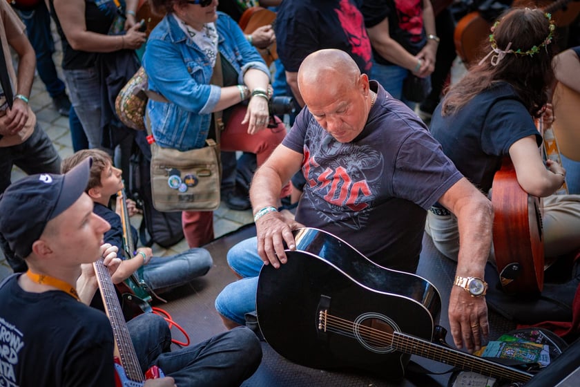 Gitarowy Rekord Świata 2025 na wrocławskim rynku