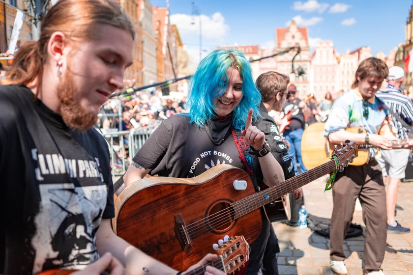Gitarowy Rekord Świata 2025 na wrocławskim rynku