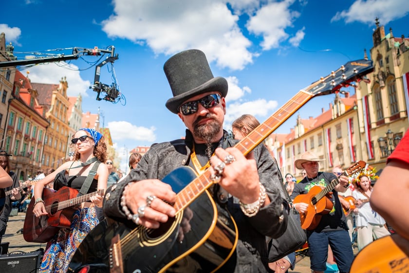 Gitarowy Rekord Świata 2025 na wrocławskim rynku