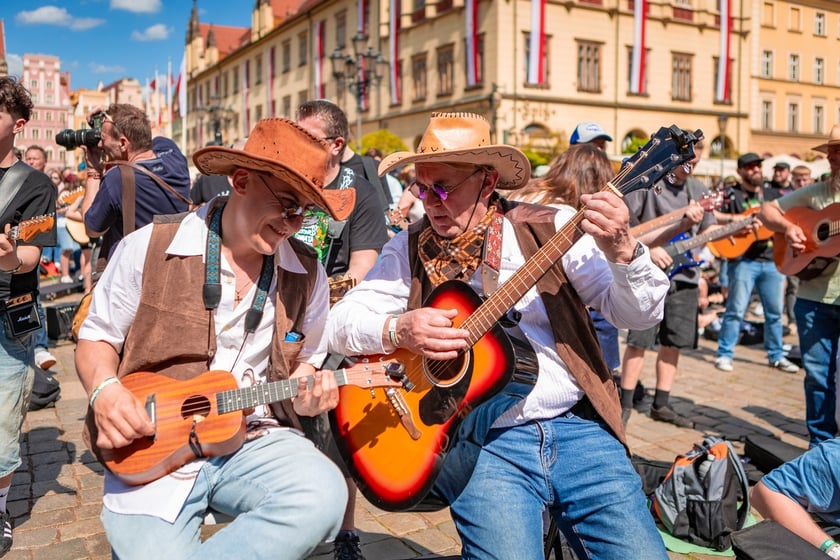 Gitarowy Rekord Świata 2025 na wrocławskim rynku