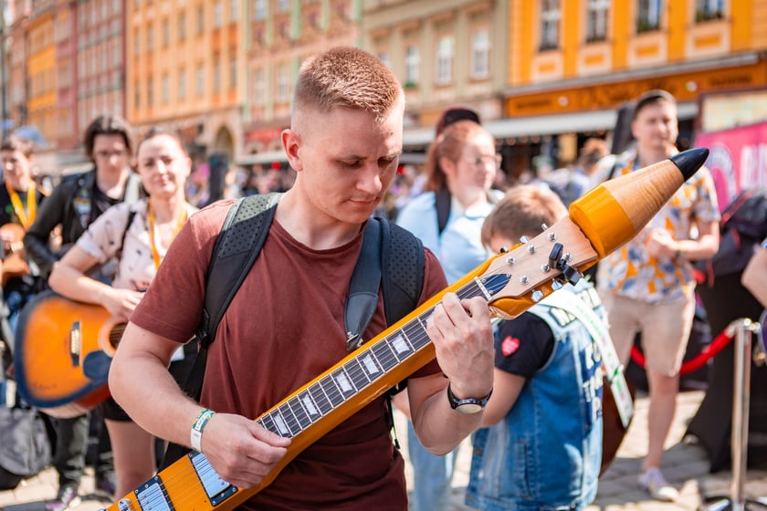 Gitarowy Rekord Świata 2025 na wrocławskim rynku