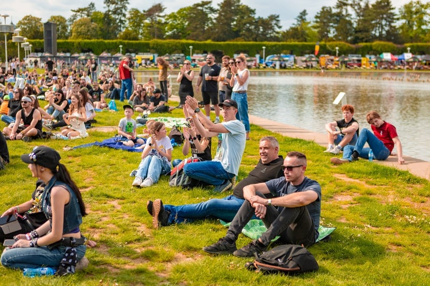 Publiczność na Festiwalu 3-Maj&oacute;wka we Wrocławiu