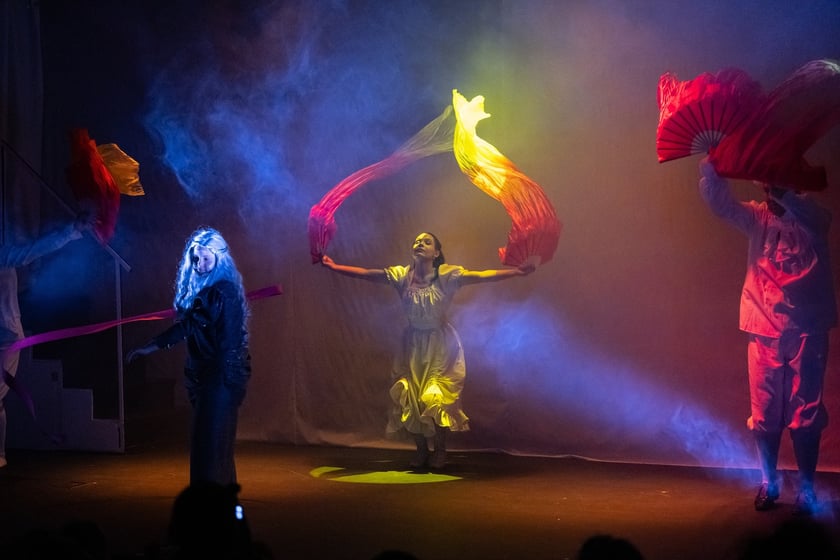 Otwarcie Teatru KAMBAK i próba generalna spektaklu Piękna i Bestia