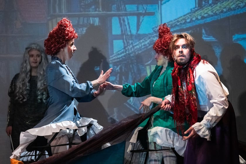 Otwarcie Teatru KAMBAK i próba generalna spektaklu Piękna i Bestia