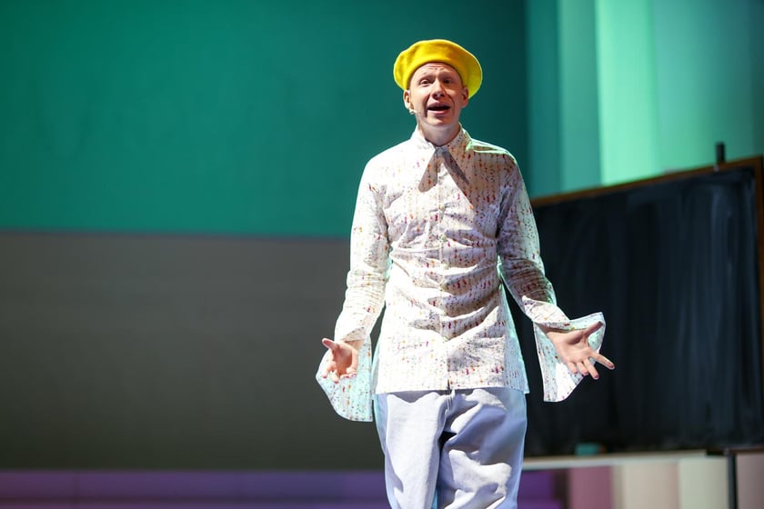 Scena ze spektaklu &bdquo;Zła dziewczynka&rdquo; w reż. Jakuba Krofty we Wrocławskim Teatrze Lalek