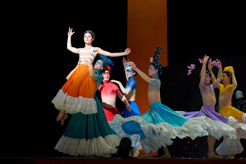 Sceny baletu "Frida", wystawianego w Operze Wrocławskiej