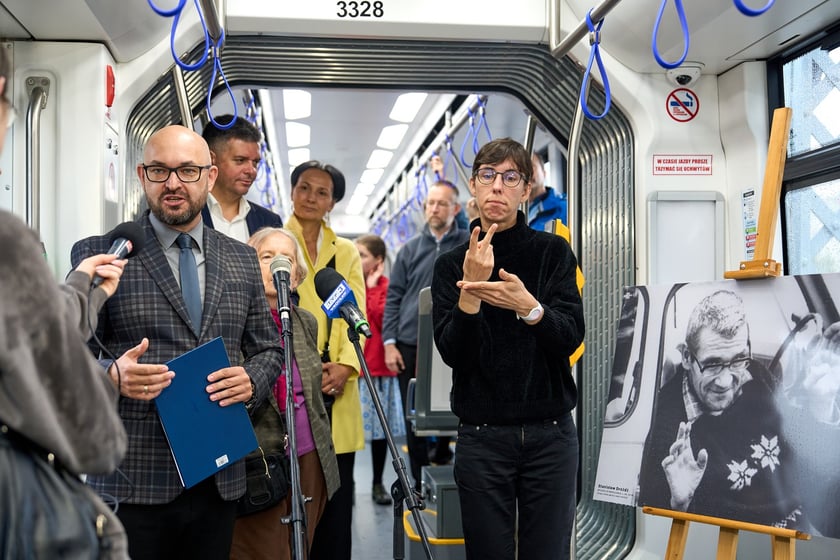Tramwaj im. Stanisława Dr&oacute;żdża będzie jeździł po Wrocławiu od poniedziałku 16 czerwca &ndash; przy mikrofonie Witold Woźny, prezes MPK Wrocław&nbsp;