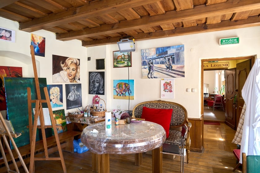 III piętro w kamieniczce &bdquo;Małgosia&rdquo; &ndash; pracownia malarska