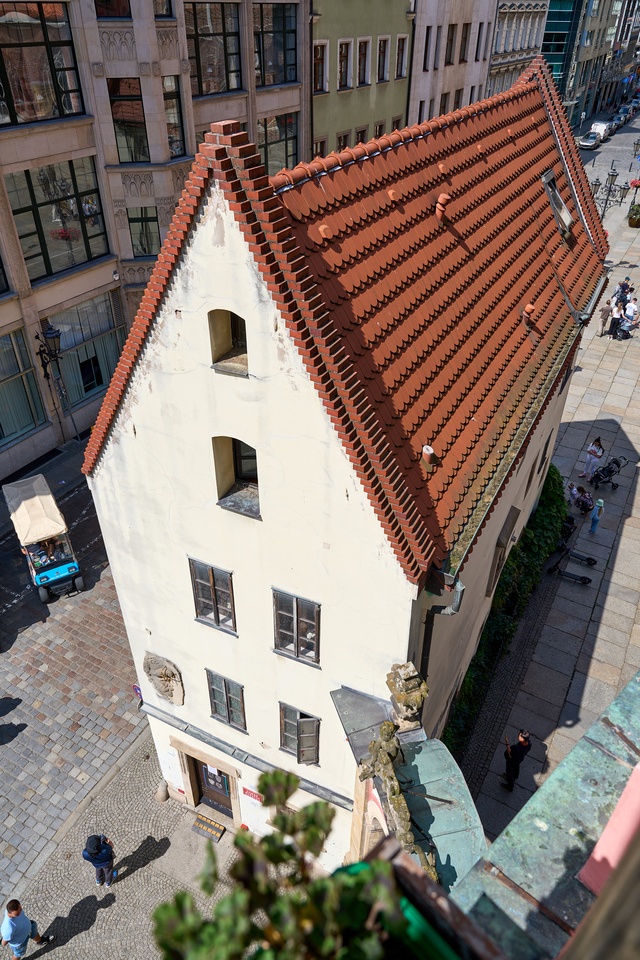 Kamieniczka &bdquo;Jaś&rdquo; widziana z &bdquo;Małgosi&rdquo;