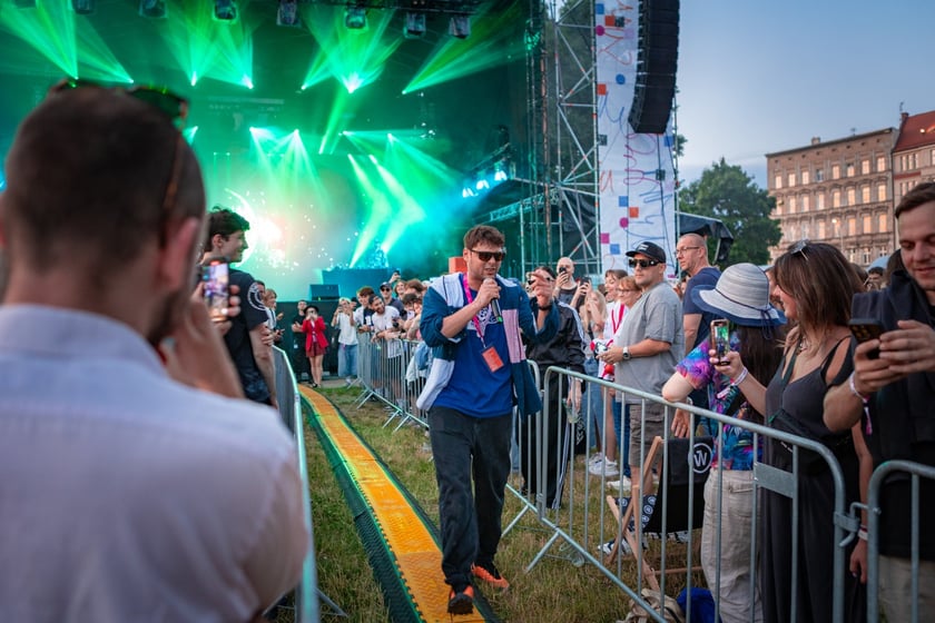 Na zdjęciach sobotni wiecz&oacute;r (19 lipca) na Festiwalu WROsound