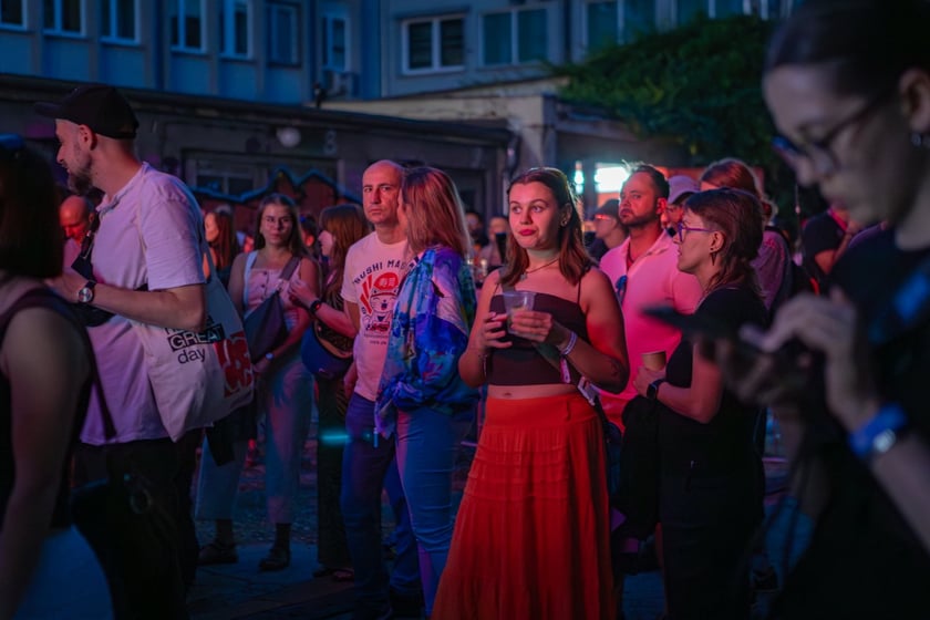 Na zdjęciach sobotni wiecz&oacute;r (19 lipca) na Festiwalu WROsound