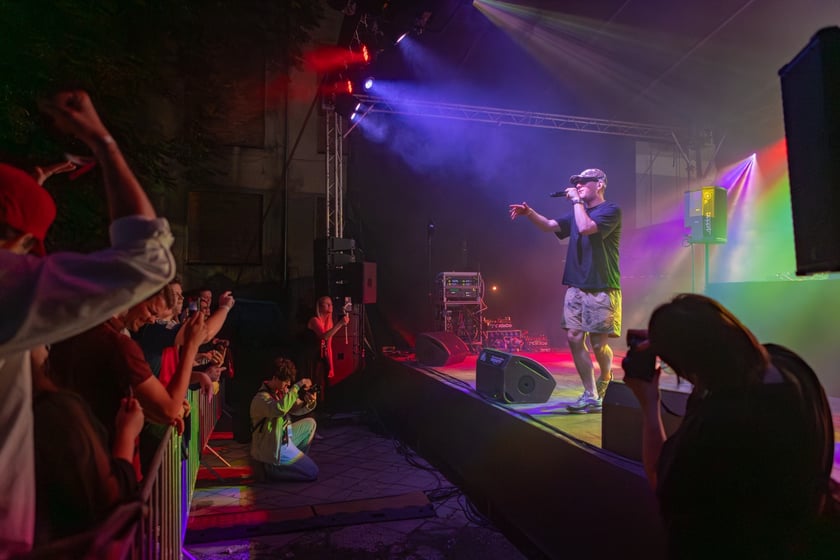 Na zdjęciach sobotni wiecz&oacute;r (19 lipca) na Festiwalu WROsound