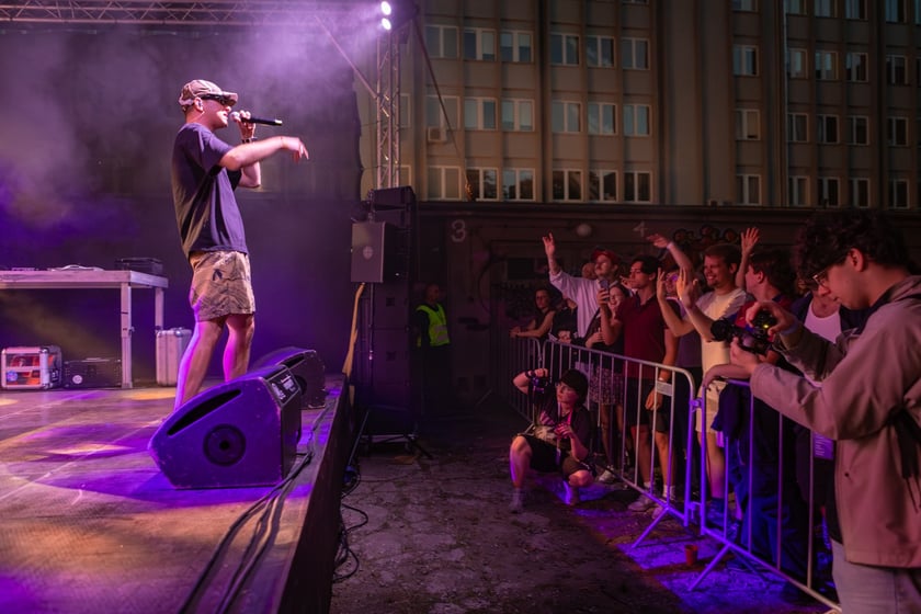 Na zdjęciach sobotni wiecz&oacute;r (19 lipca) na Festiwalu WROsound