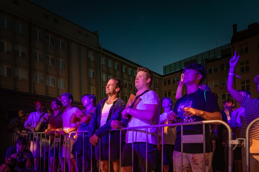 Na zdjęciach sobotni wiecz&oacute;r (19 lipca) na Festiwalu WROsound