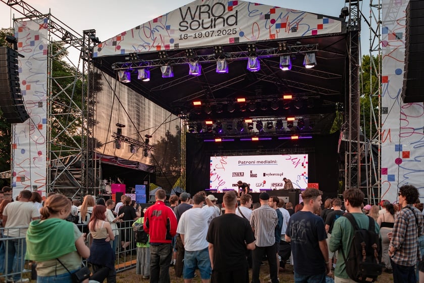 Na zdjęciach sobotni wiecz&oacute;r (19 lipca) na Festiwalu WROsound