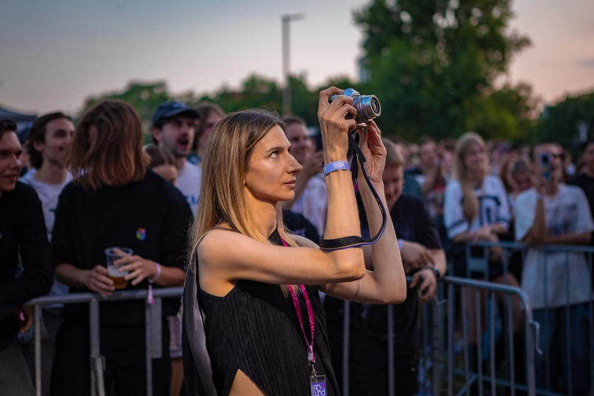 Na zdjęciach sobotni wiecz&oacute;r (19 lipca) na Festiwalu WROsound