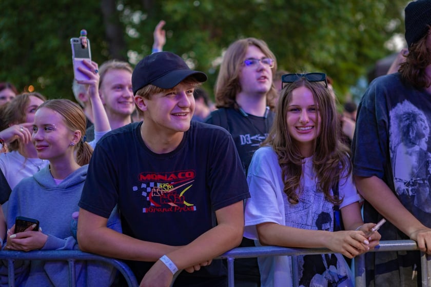 Na zdjęciach sobotni wiecz&oacute;r (19 lipca) na Festiwalu WROsound