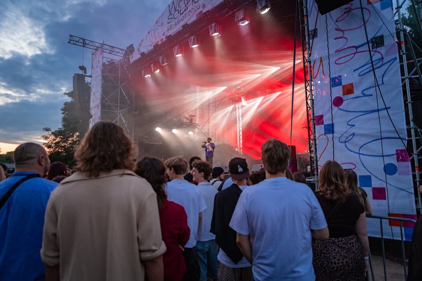 Na zdjęciach sobotni wiecz&oacute;r (19 lipca) na Festiwalu WROsound